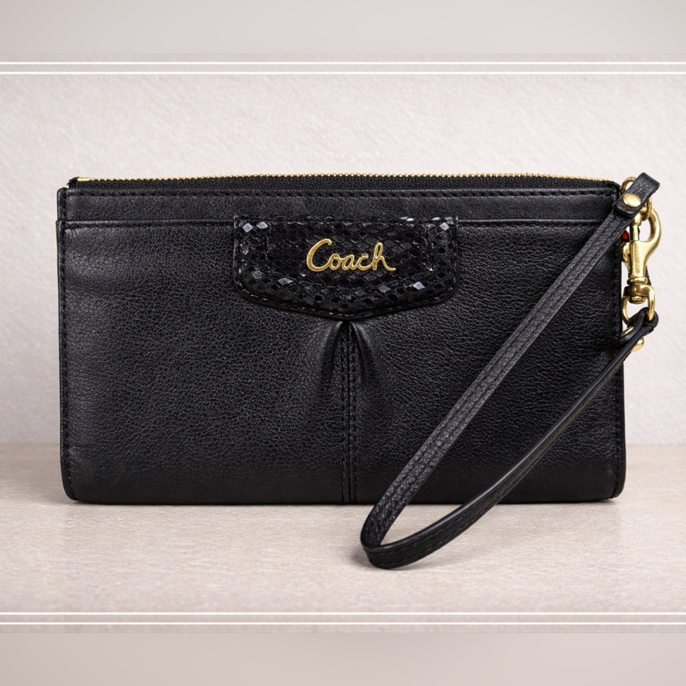Coach Black Leather Wristlet Wallet Gold Logo Zip Clutch